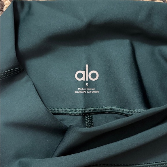 Small alo yoga airlift 7/8 length leggings - Picture 3 of 3